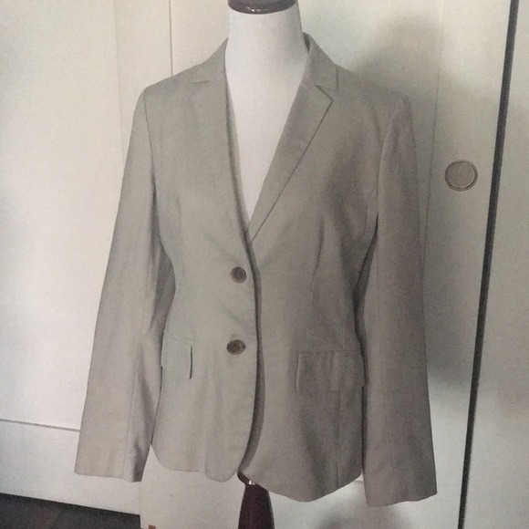 J. Crew Jackets & Blazers - J CREW BEIGE CLASSIC CARRIER JACKET BLAZER